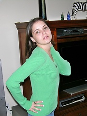Amateur Teenager Modeling Nude And Spreading Tattooed Pussy Apart