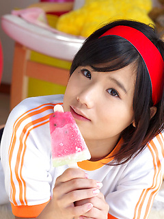 teen model Yuzuki Hashimoto