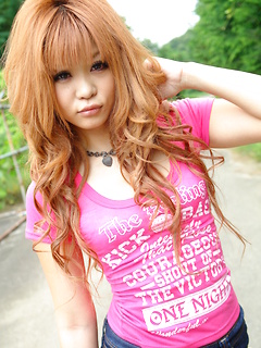 teen model Sarina Tsubaki